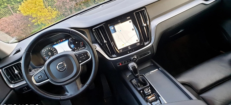 Volvo V60 cena 79900 przebieg: 139000, rok produkcji 2019 z Sulejów małe 596